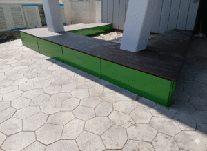 אדנית משולבת ספסל בחיפוי במבוק ופח צבוע